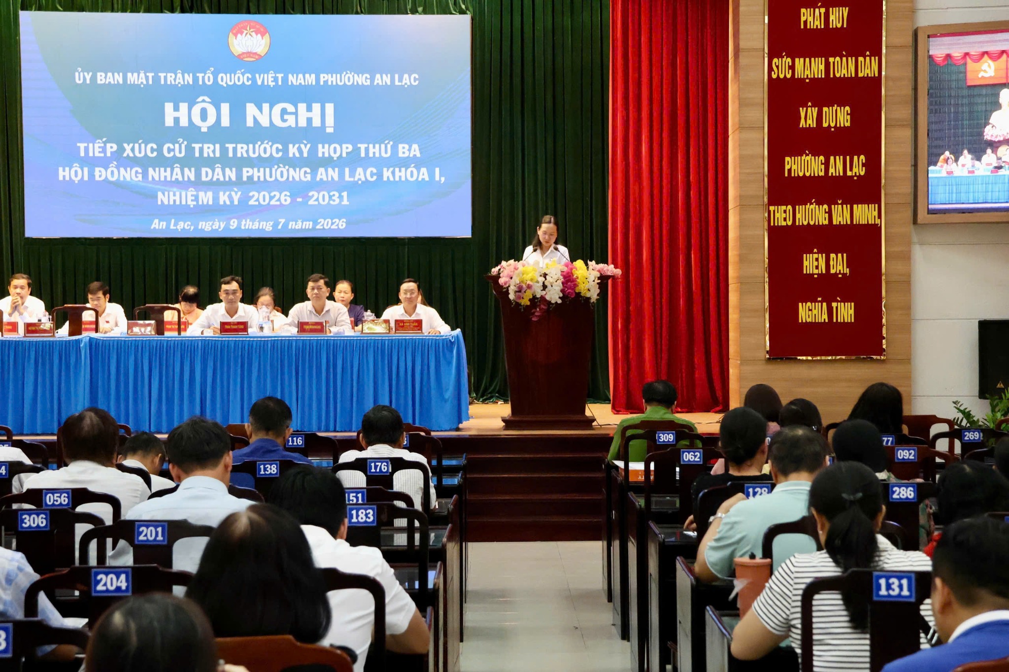 PHUỜNG AN LẠC: TỔ CHỨC HỘI NGHỊ TIẾP XÚC CỬ TRI TRƯỚC KỲ HỌP THỨ BA (KỲ HỌP THƯỜNG LỆ) HỘI ĐỒNG NHÂN DÂN PHƯỜNG KHOÁ I - 1